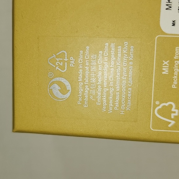 Michael Kors Black Heart Earrings with Crystals - Picture 9 of 9